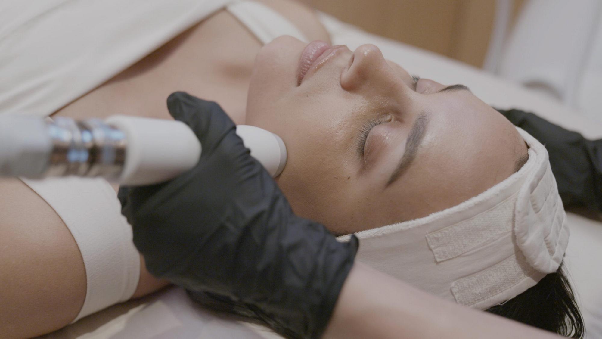 Adjustable Vacuum — T-Shape Facial at iCRYO Daniel Island