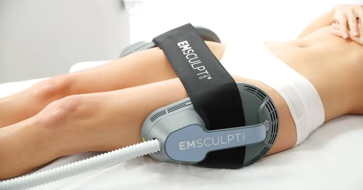 Toned abdomen results from EMSCULPT NEO body sculpting at iCRYO Daniel Island