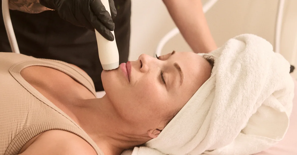 T-Shape 2 Facial session in progress at iCRYO Daniel Island in Charleston, South Carolina