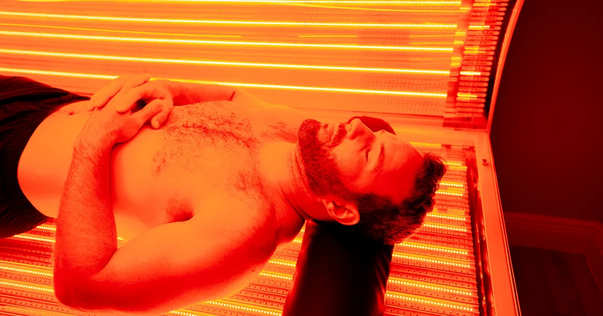 Red light therapy routine planning at iCRYO Daniel Island